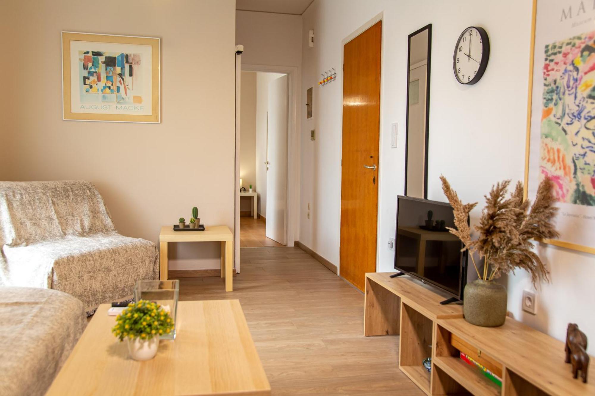 Aktaia Apartment *
